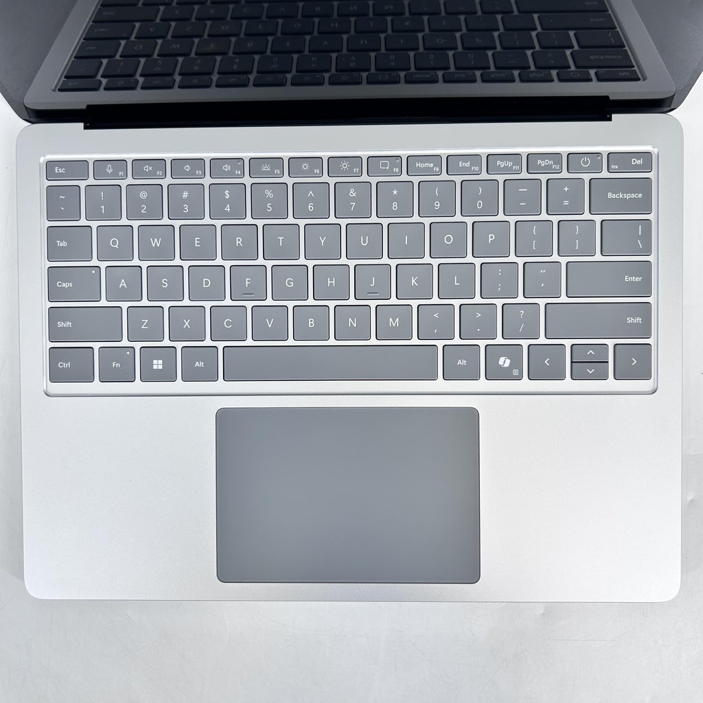 Microsoft Surface Laptop 7 13.8 Platinum WiFi 3.4 GHz Qualcomm Snapdragon X Elite 16GB RAM 512GB Solid State Drive