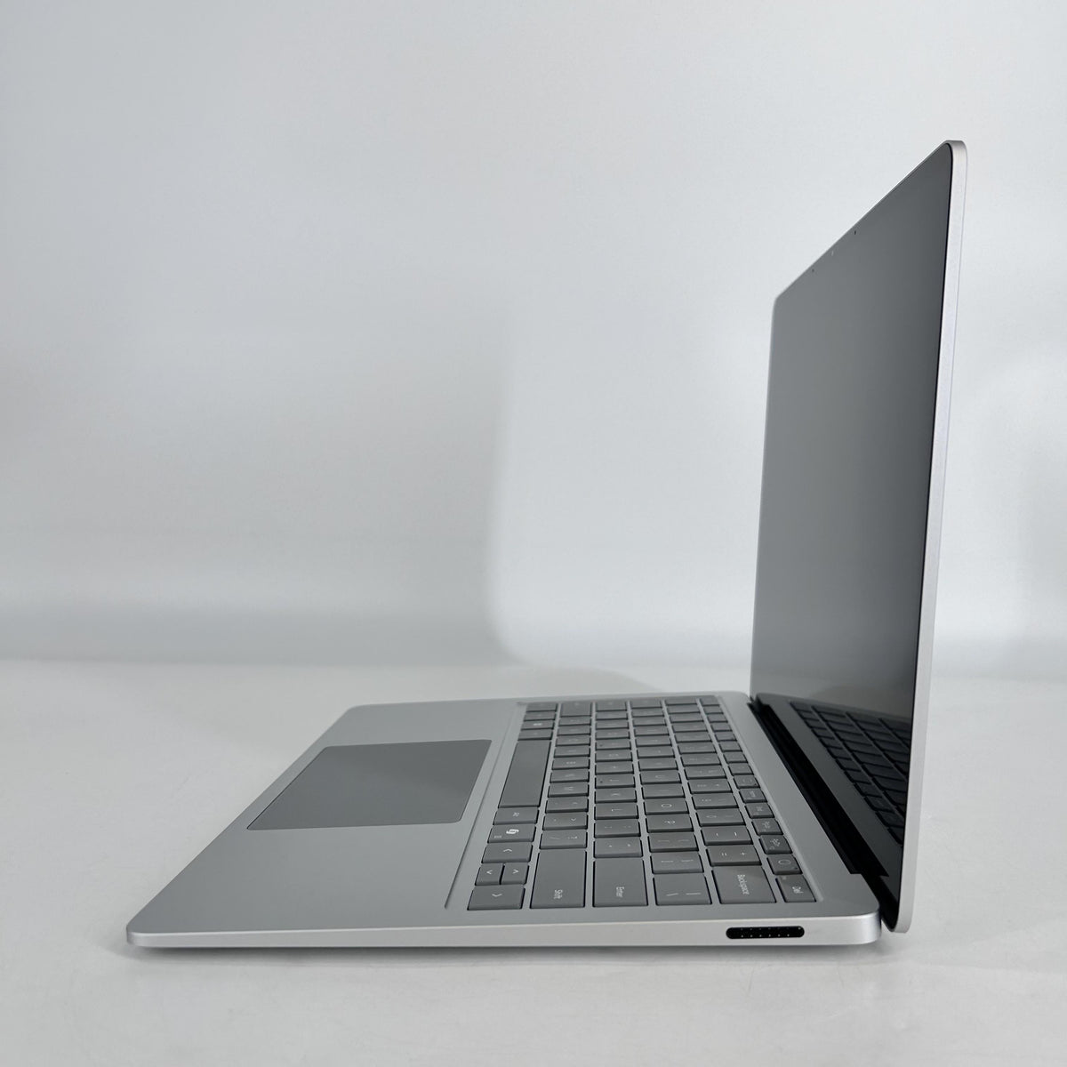 Microsoft Surface Laptop 7 13.8 Platinum WiFi 3.4 GHz Qualcomm Snapdragon X Elite 16GB RAM 512GB Solid State Drive