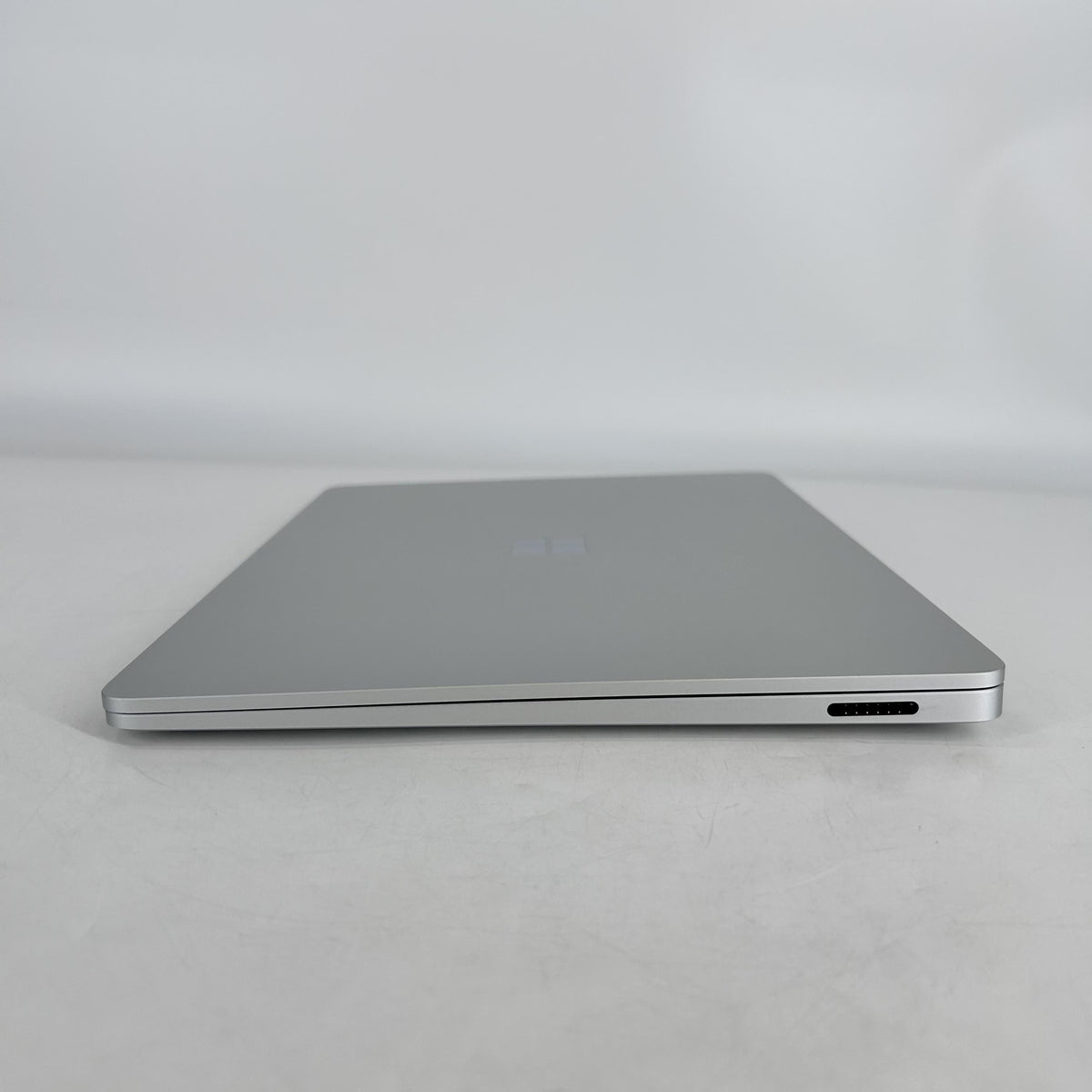 Microsoft Surface Laptop 7 13.8 Platinum WiFi 3.4 GHz Qualcomm Snapdragon X Elite 16GB RAM 512GB Solid State Drive