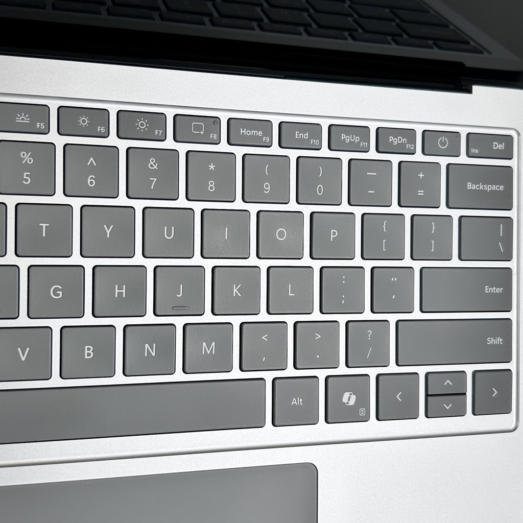 Microsoft Surface Laptop 7 13.8 Platinum WiFi 3.4 GHz Qualcomm Snapdragon X Elite 16GB RAM 512GB Solid State Drive