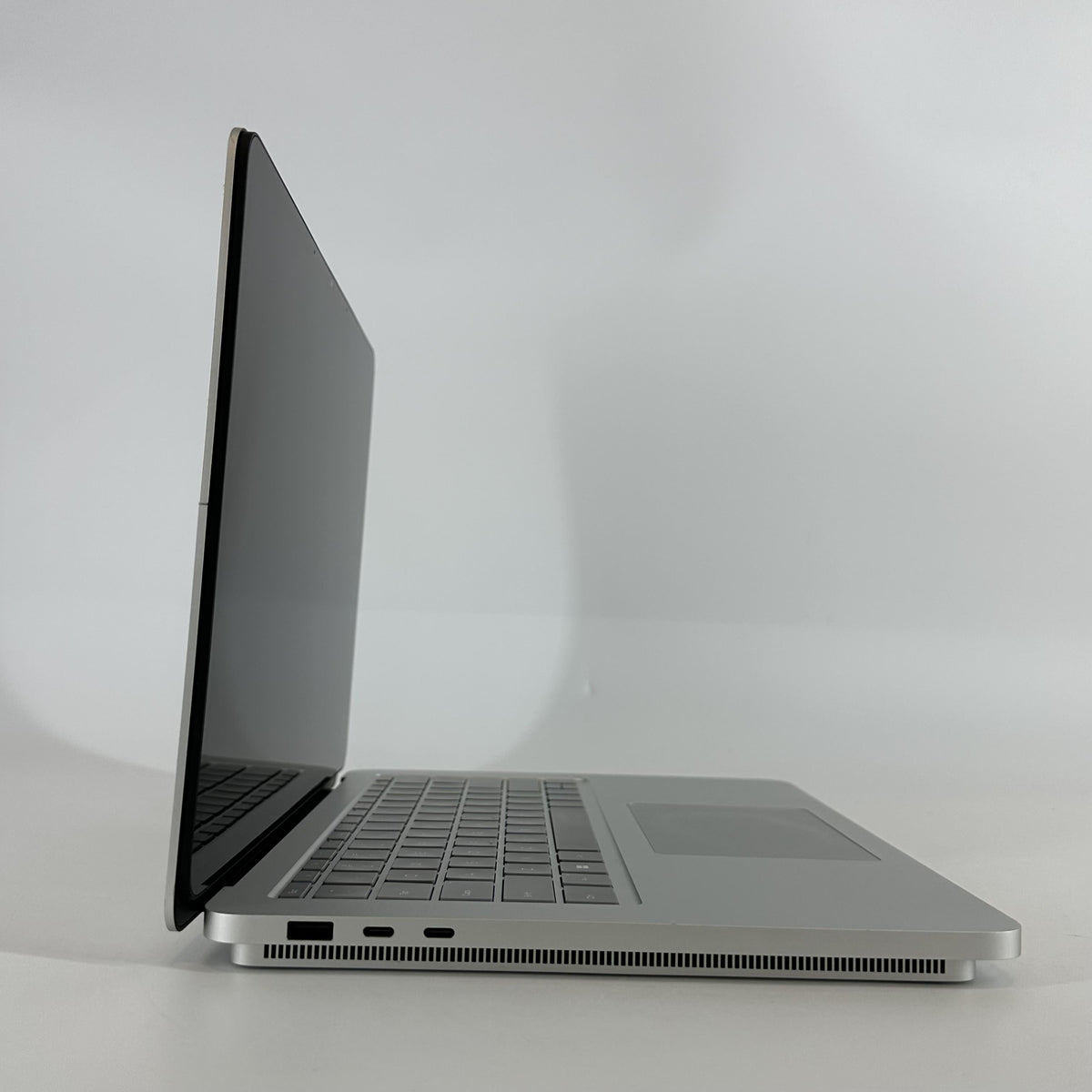 Microsoft Surface Laptop Studio 2 14.4 Silver 2.9 GHz Intel Core i7 13th Gen. 64GB RAM 1TB Solid State Drive NVIDIA GeForce RTX 4060 8 GB