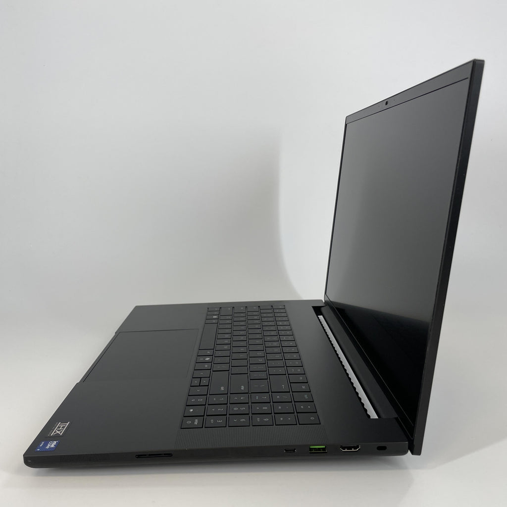 Razer Blade 18 2025 Black 2.7 GHz Intel Core Ultra 9 Series 2 32GB RAM 2TB Solid State Drive NVIDIA GeForce RTX 5090 24 GB