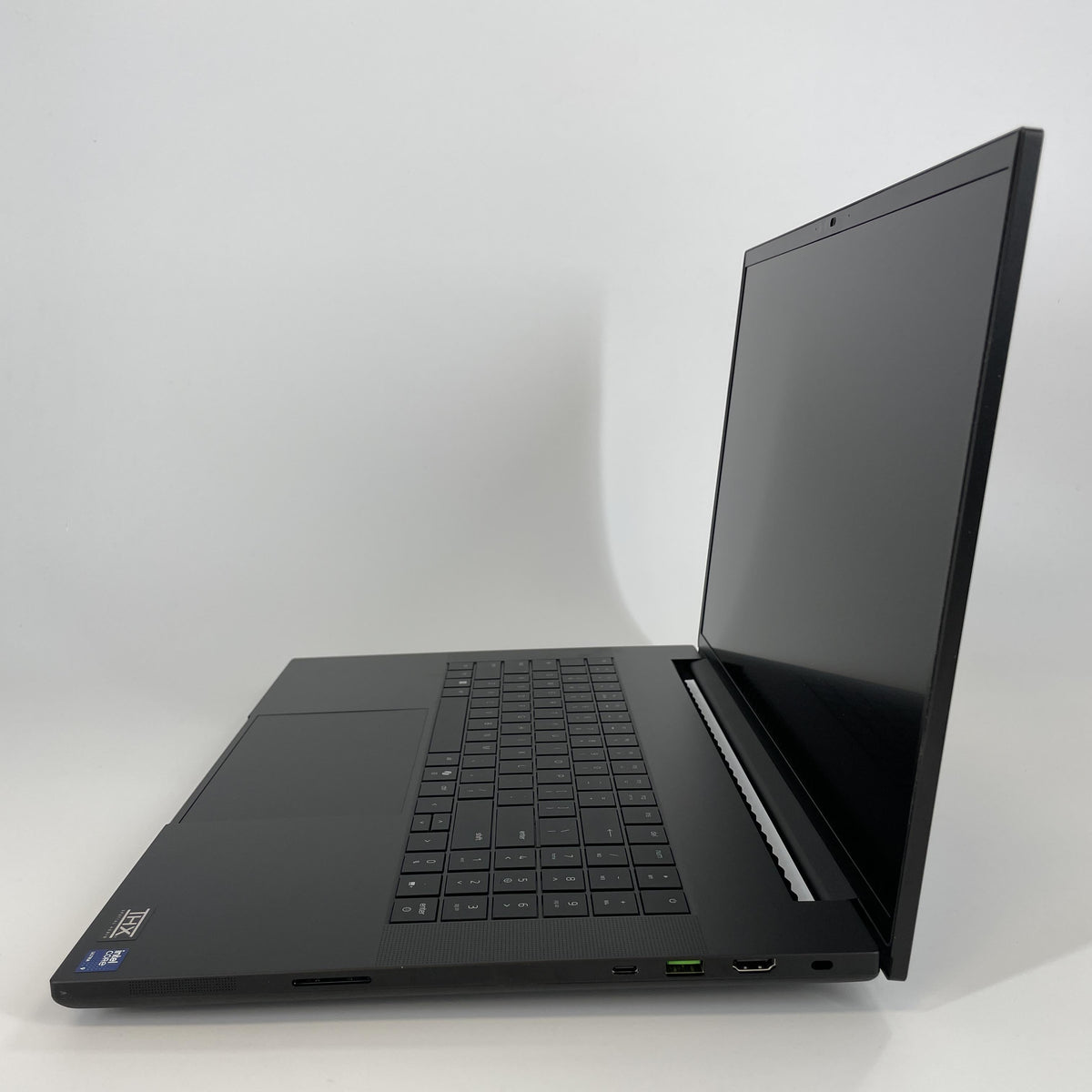 Razer Blade 18 2025 Black 2.7 GHz Intel Core Ultra 9 Series 2 32GB RAM 2TB Solid State Drive NVIDIA GeForce RTX 5090 24 GB