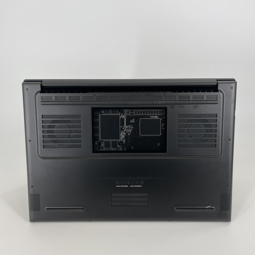 Razer Blade 18 2025 Black 2.7 GHz Intel Core Ultra 9 Series 2 32GB RAM 2TB Solid State Drive NVIDIA GeForce RTX 5090 24 GB