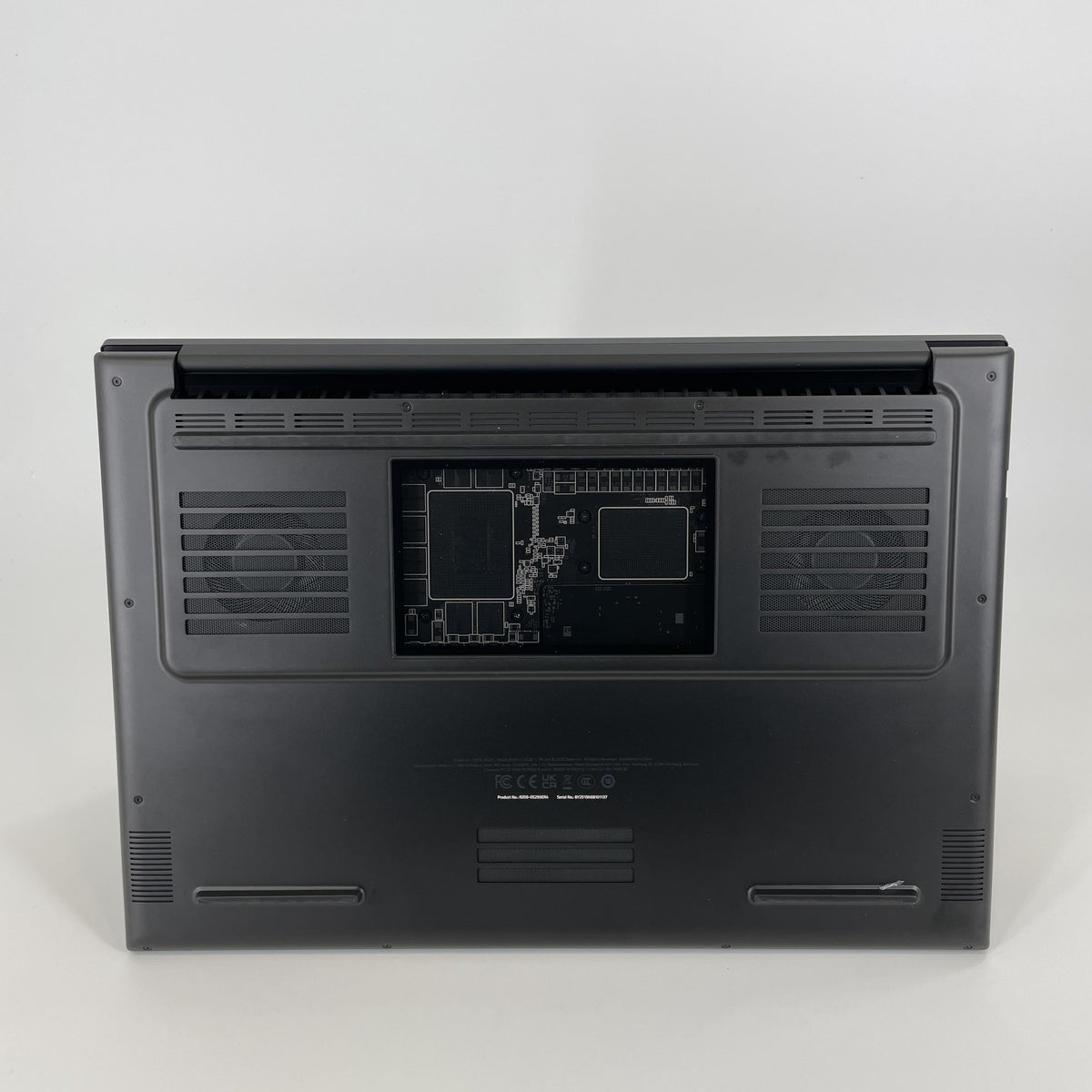 Razer Blade 18 2025 Black 2.7 GHz Intel Core Ultra 9 Series 2 32GB RAM 2TB Solid State Drive NVIDIA GeForce RTX 5090 24 GB