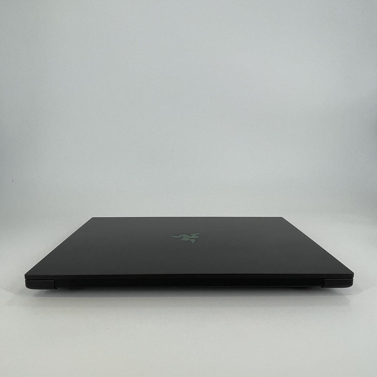 Razer Blade 18 2025 Black 2.7 GHz Intel Core Ultra 9 Series 2 32GB RAM 2TB Solid State Drive NVIDIA GeForce RTX 5090 24 GB