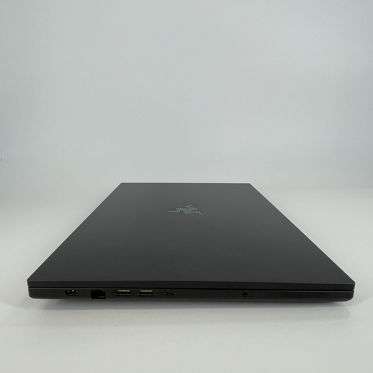 Razer Blade 18 2025 Black 2.7 GHz Intel Core Ultra 9 Series 2 32GB RAM 2TB Solid State Drive NVIDIA GeForce RTX 5090 24 GB