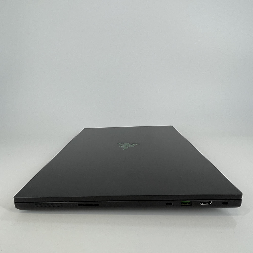 Razer Blade 18 2025 Black 2.7 GHz Intel Core Ultra 9 Series 2 32GB RAM 2TB Solid State Drive NVIDIA GeForce RTX 5090 24 GB