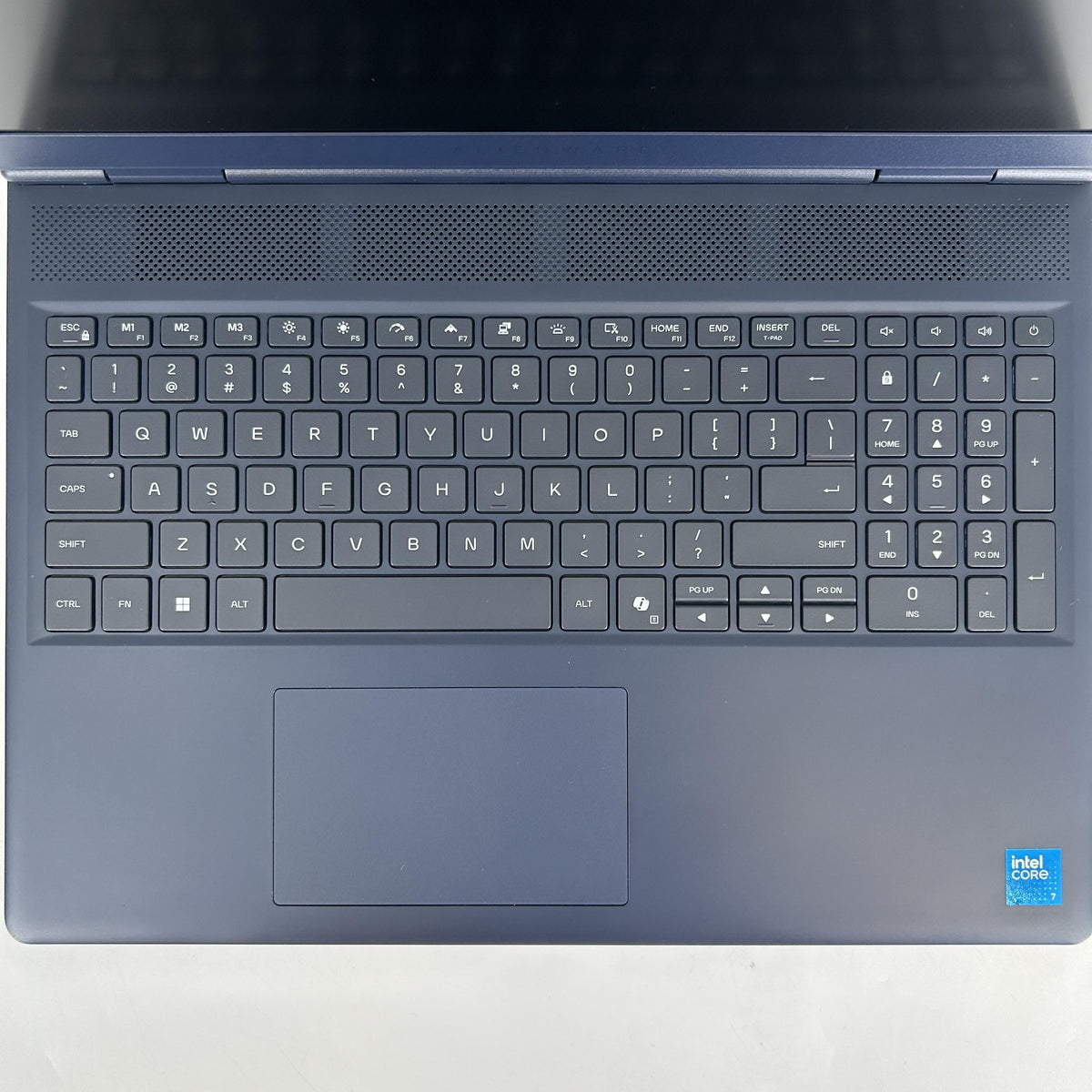Dell Alienware 16 Aurora Interstellar Indigo 2.5 GHz Intel Core 7 Series 2 32GB RAM 1TB Solid State Drive NVIDIA GeForce RTX 5060 8 GB