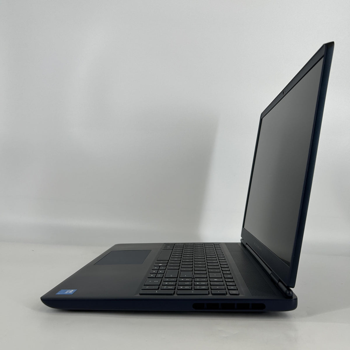 Dell Alienware 16 Aurora Interstellar Indigo 2.5 GHz Intel Core 7 Series 2 32GB RAM 1TB Solid State Drive NVIDIA GeForce RTX 5060 8 GB