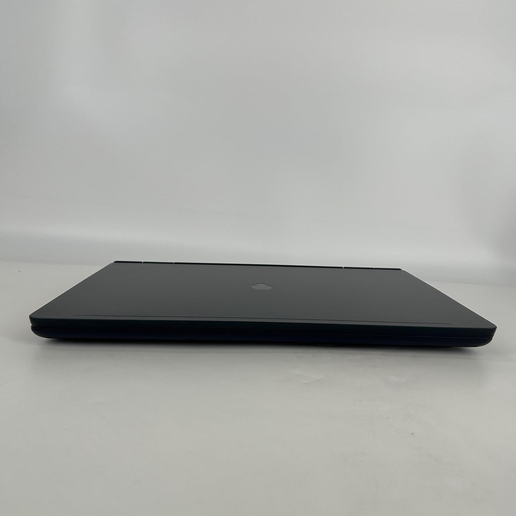 Dell Alienware 16 Aurora Interstellar Indigo 2.5 GHz Intel Core 7 Series 2 32GB RAM 1TB Solid State Drive NVIDIA GeForce RTX 5060 8 GB