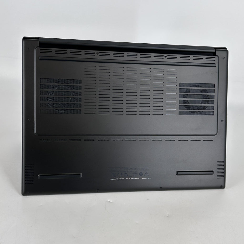 Razer Blade 16 2025 Black 2.0 GHz AMD Ryzen AI 9 365 32GB RAM 1TB Solid State Drive NVIDIA GeForce RTX 5070 8 GB