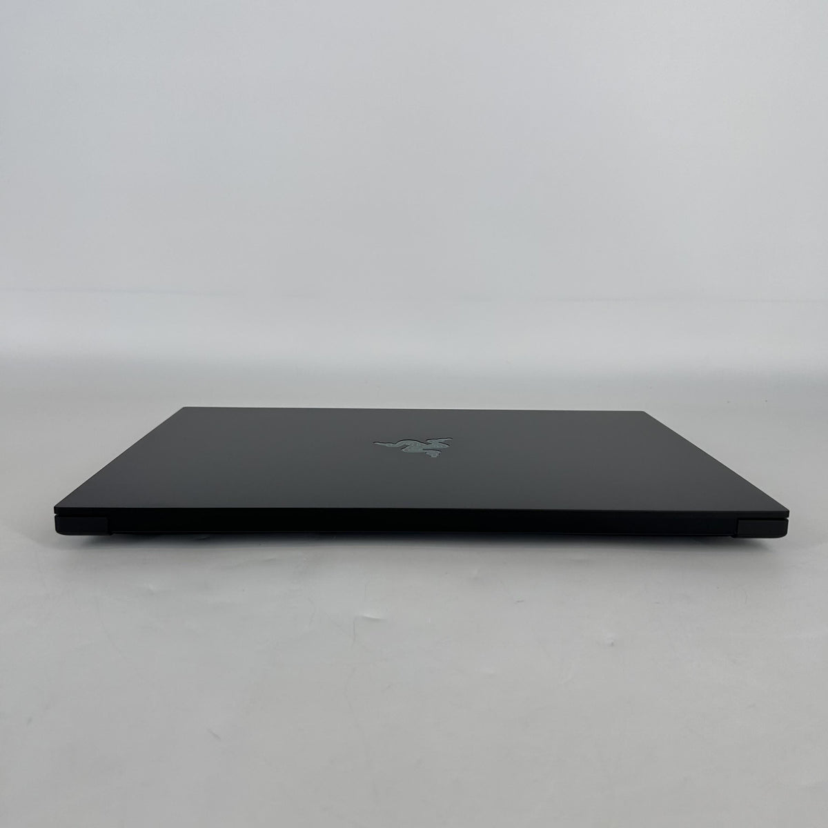 Razer Blade 16 2025 Black 2.0 GHz AMD Ryzen AI 9 365 32GB RAM 1TB Solid State Drive NVIDIA GeForce RTX 5070 8 GB