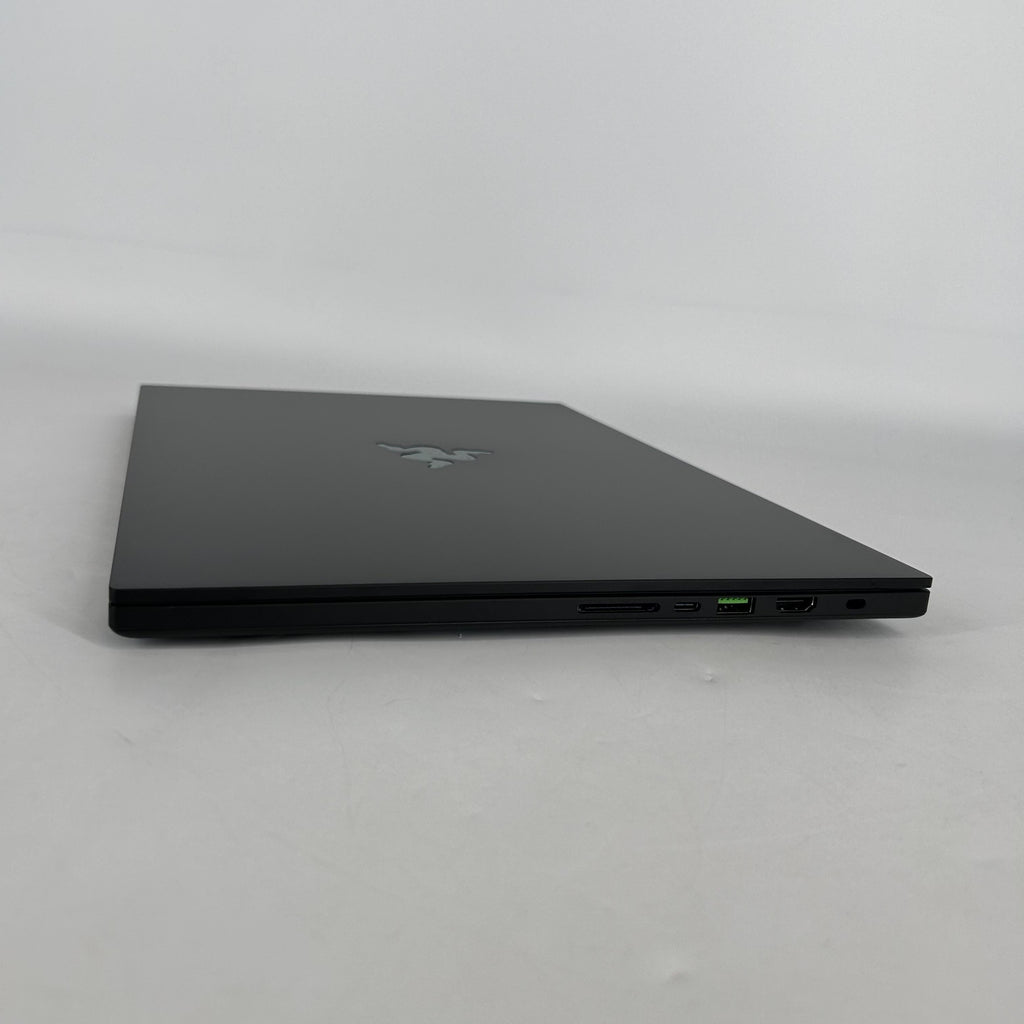 Razer Blade 16 2025 Black 2.0 GHz AMD Ryzen AI 9 365 32GB RAM 1TB Solid State Drive NVIDIA GeForce RTX 5070 8 GB