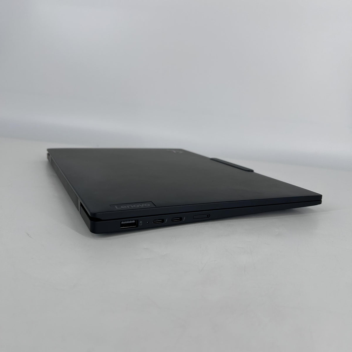Lenovo ThinkPad X1 Carbon Gen 12 14 Black 1.7 GHz Intel Core Ultra 7 16GB RAM 512GB Solid State Drive