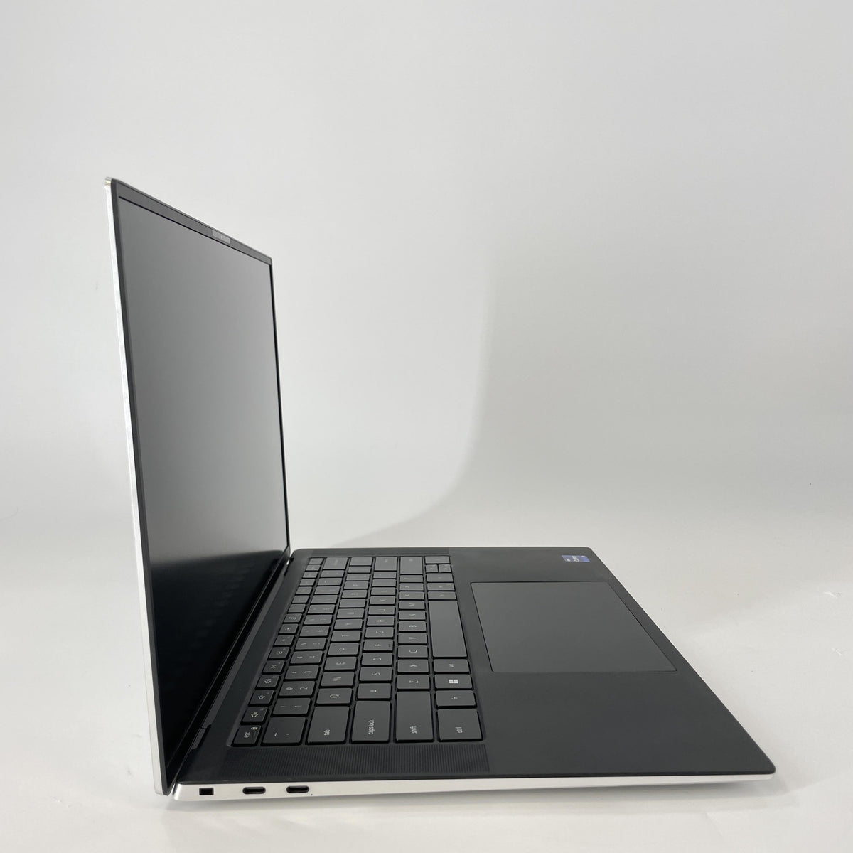 Dell XPS 15 9510 Silver 2.5 GHz Intel Core i9 11th Gen. 32GB RAM 1TB Solid State Drive NVIDIA GeForce RTX 3050 Ti 4 GB
