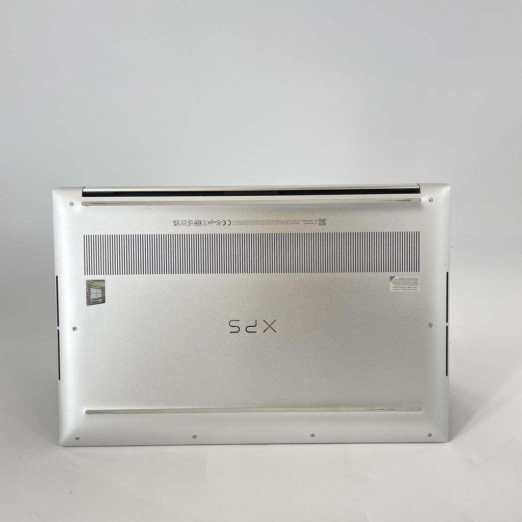 Dell XPS 15 9510 Silver 2.5 GHz Intel Core i9 11th Gen. 32GB RAM 1TB Solid State Drive NVIDIA GeForce RTX 3050 Ti 4 GB