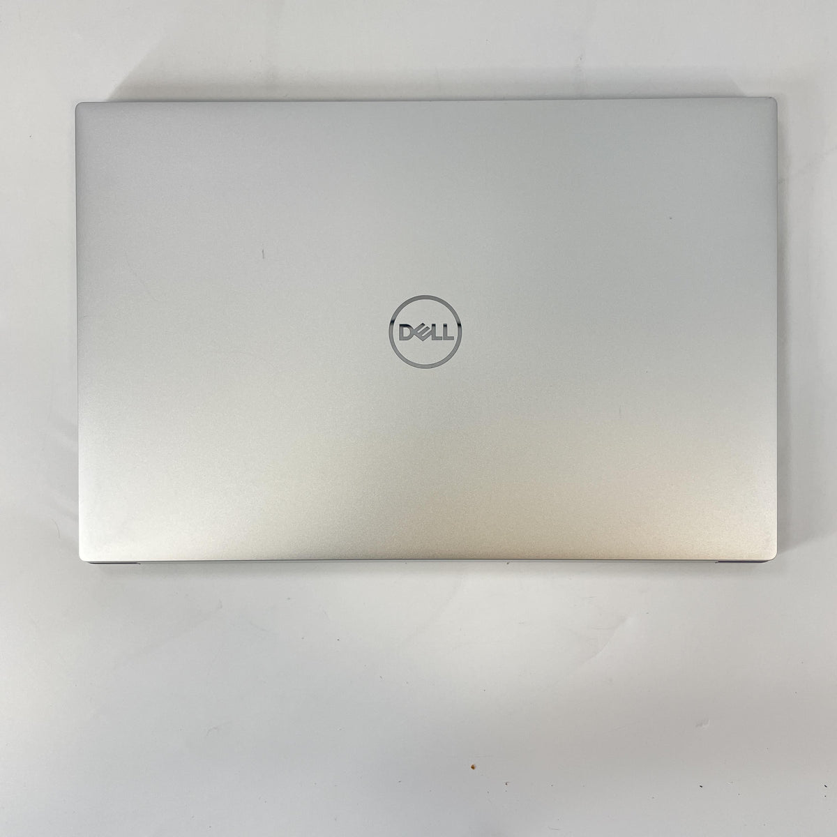 Dell XPS 15 9510 Silver 2.5 GHz Intel Core i9 11th Gen. 32GB RAM 1TB Solid State Drive NVIDIA GeForce RTX 3050 Ti 4 GB