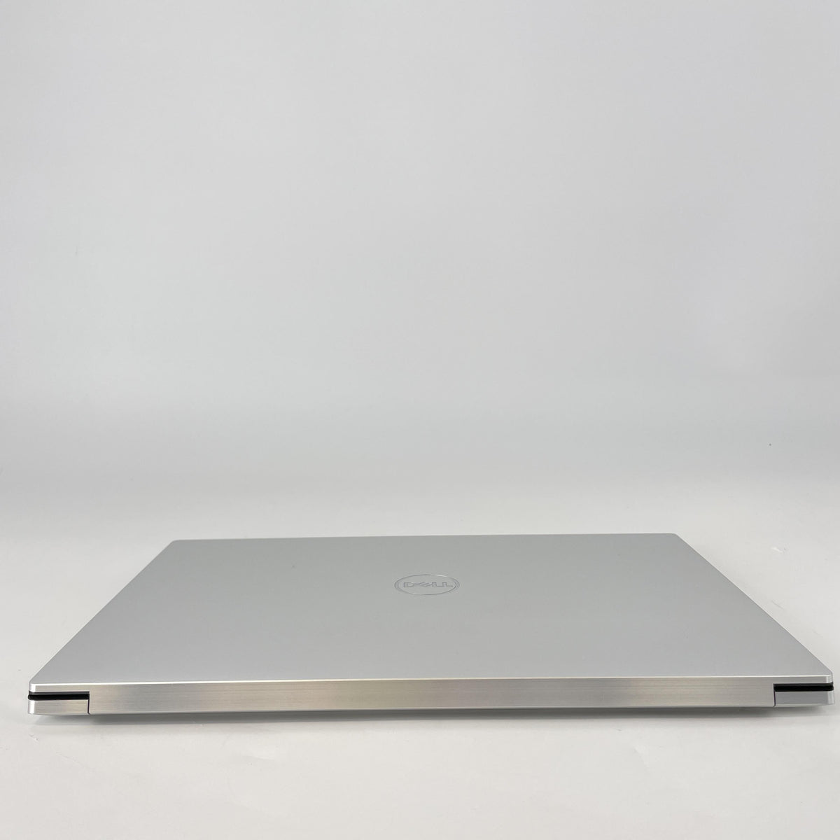 Dell XPS 15 9510 Silver 2.5 GHz Intel Core i9 11th Gen. 32GB RAM 1TB Solid State Drive NVIDIA GeForce RTX 3050 Ti 4 GB