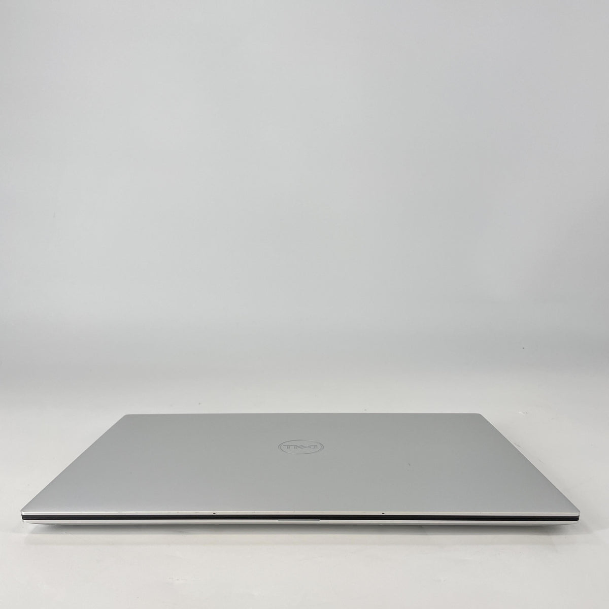 Dell XPS 15 9510 Silver 2.5 GHz Intel Core i9 11th Gen. 32GB RAM 1TB Solid State Drive NVIDIA GeForce RTX 3050 Ti 4 GB