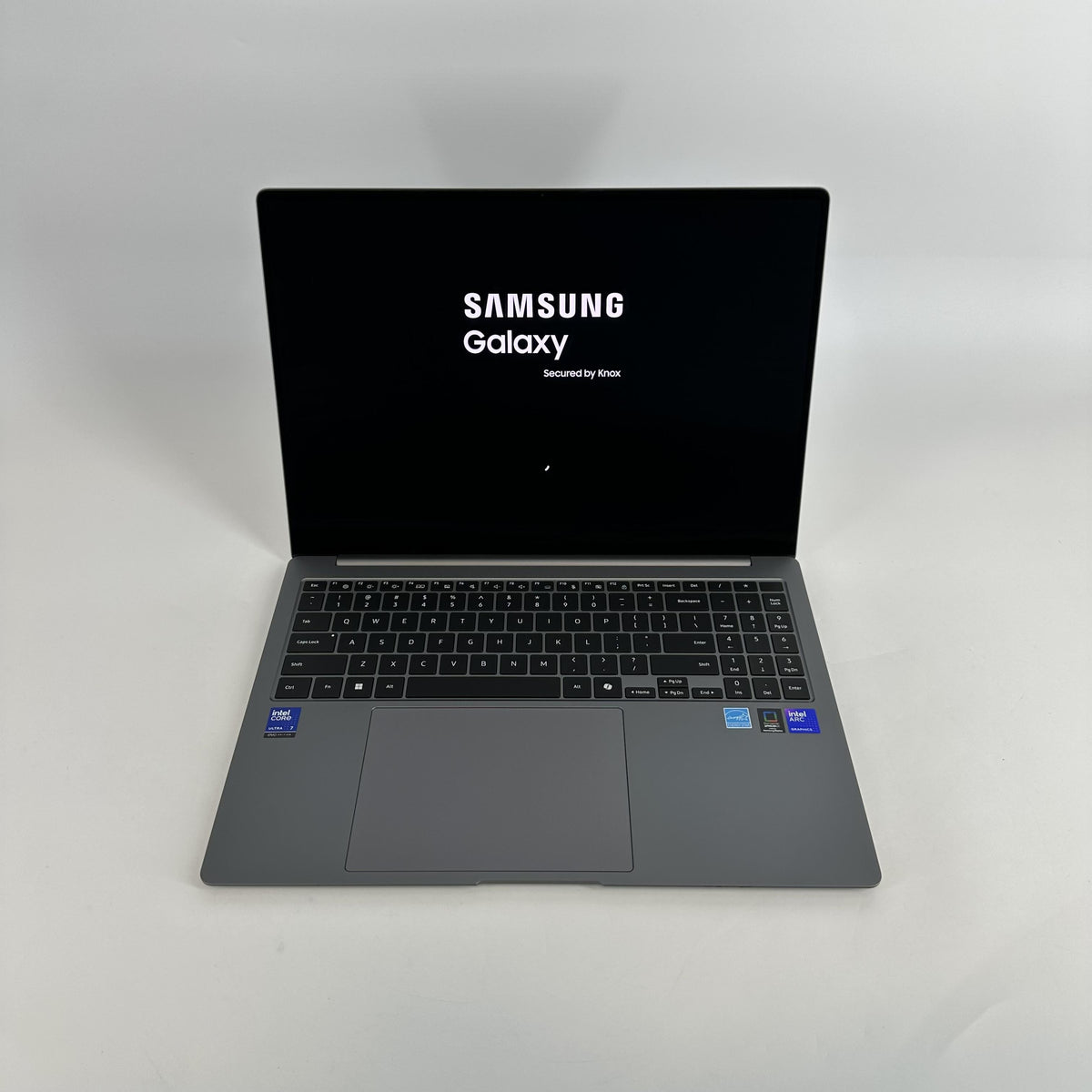 Samsung Galaxy Book5 Pro 16 Gray 2.2 GHz Intel Core Ultra 7 Series 2 16GB RAM 1TB Solid State Drive