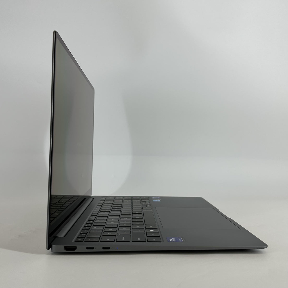 Samsung Galaxy Book5 Pro 16 Gray 2.2 GHz Intel Core Ultra 7 Series 2 16GB RAM 1TB Solid State Drive