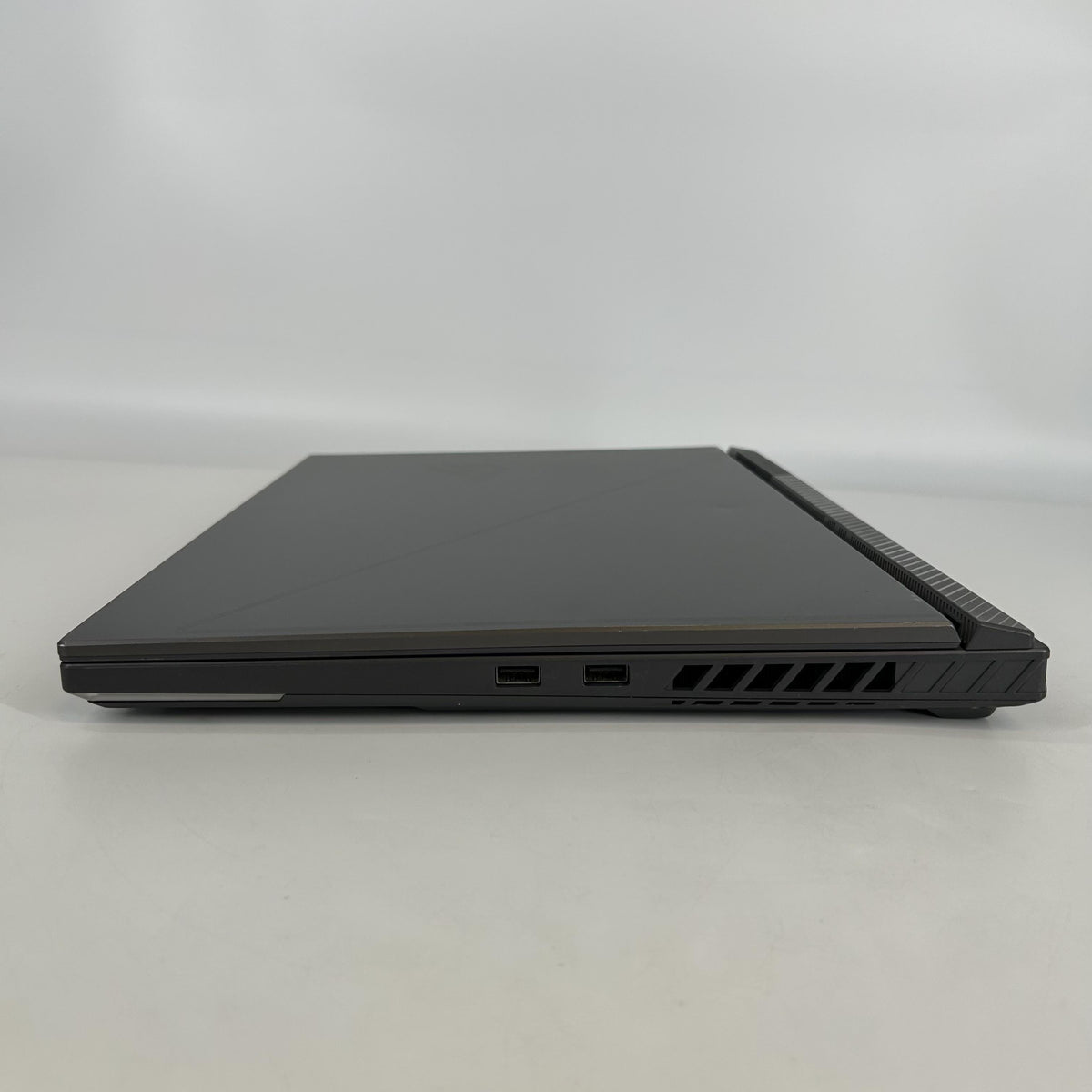 Asus ROG Strix G18 G814 18 Gray 2.2 GHz Intel Core i9 13th Gen. 16GB RAM 1TB Solid State Drive NVIDIA GeForce RTX 4080 12 GB