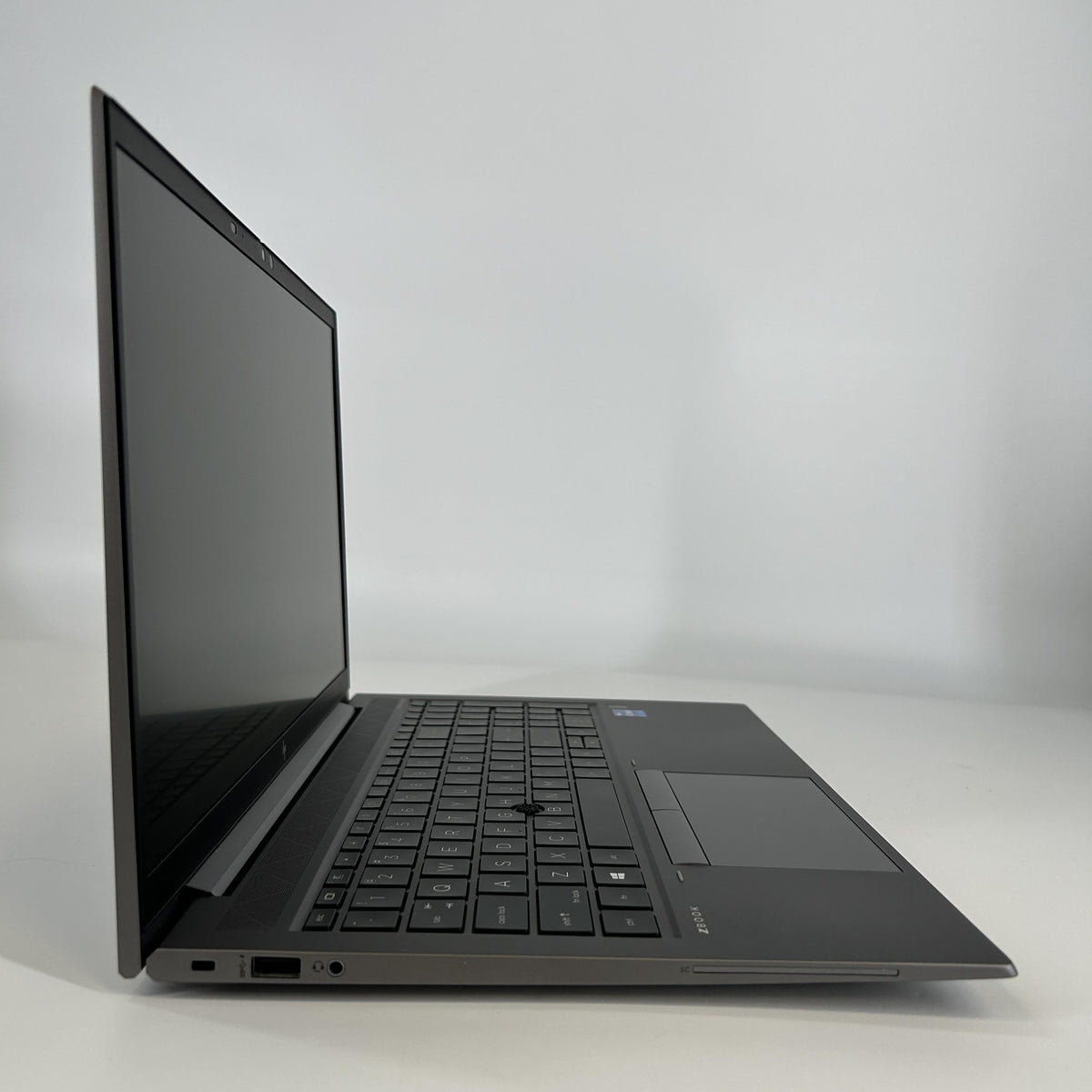 HP ZBook Firefly 15 G8 Gray 2.8 GHz Intel Core i7 11th Gen. 16GB RAM 1TB Solid State Drive