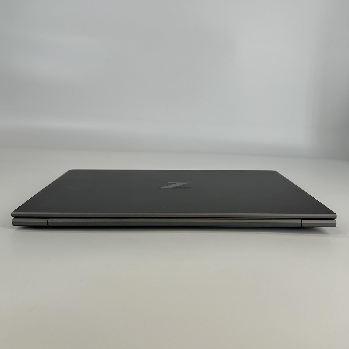 HP ZBook Firefly 15 G8 Gray 2.8 GHz Intel Core i7 11th Gen. 16GB RAM 1TB Solid State Drive