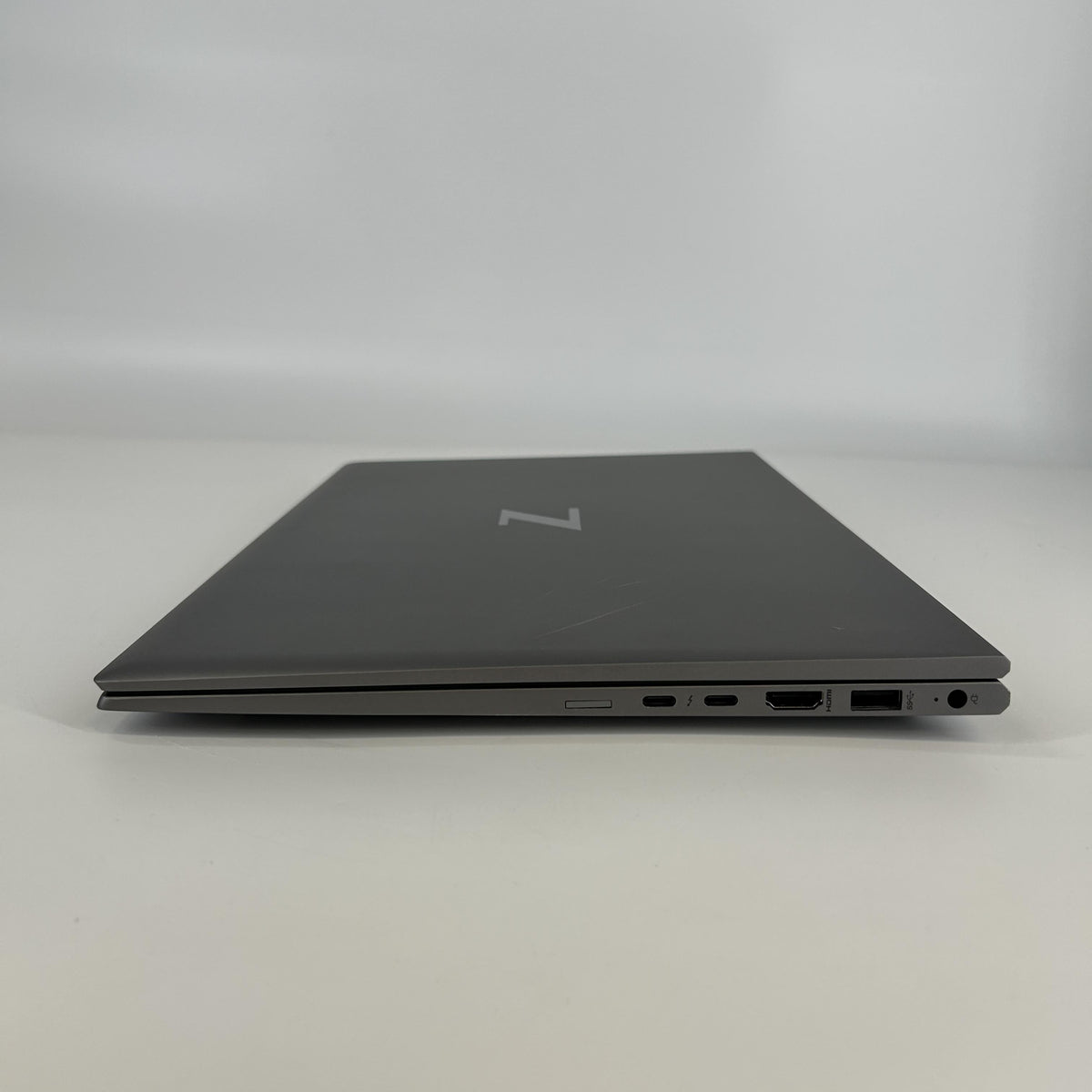 HP ZBook Firefly 15 G8 Gray 2.8 GHz Intel Core i7 11th Gen. 16GB RAM 1TB Solid State Drive