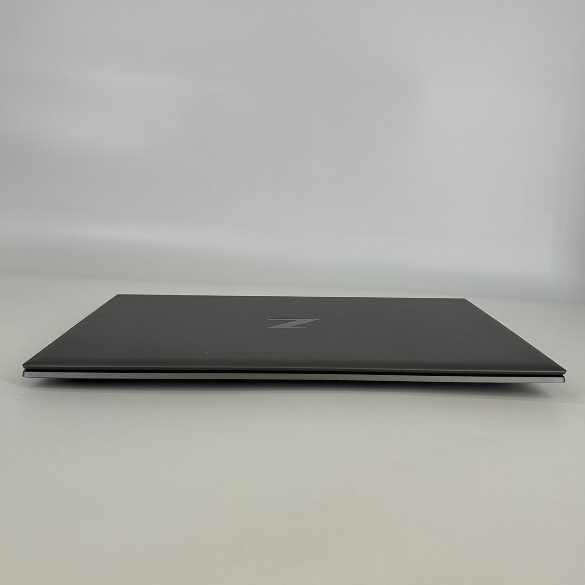 HP ZBook Firefly 15 G8 Gray 2.8 GHz Intel Core i7 11th Gen. 16GB RAM 1TB Solid State Drive