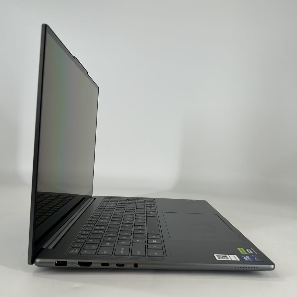 Lenovo Yoga Pro 9i 16 Gray 2.9 GHz Intel Core Ultra 9 Series 2 32GB RAM 1TB Solid State Drive NVIDIA GeForce RTX 5060 8 GB