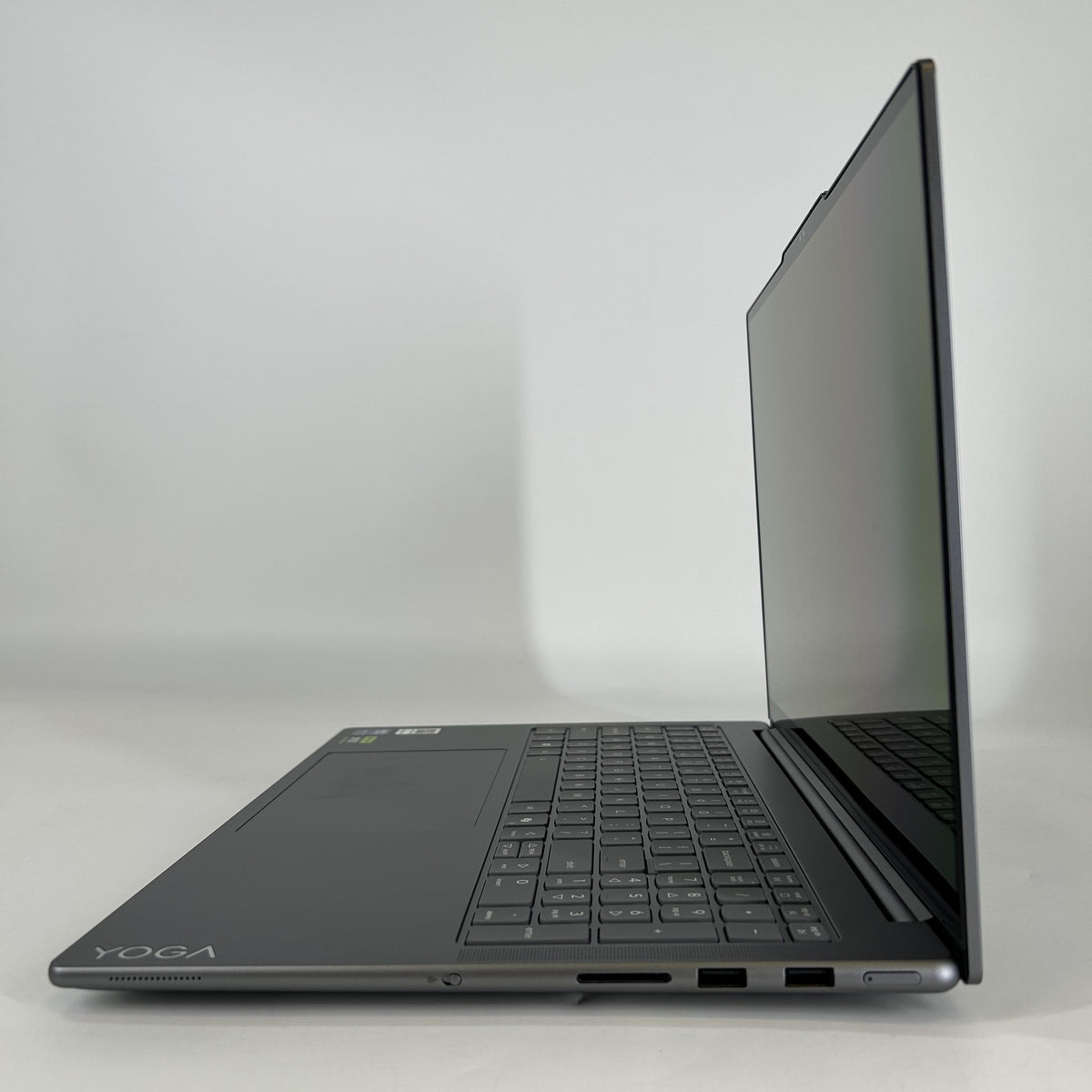 Lenovo Yoga Pro 9i 16 Gray 2.9 GHz Intel Core Ultra 9 Series 2 32GB RAM 1TB Solid State Drive NVIDIA GeForce RTX 5060 8 GB