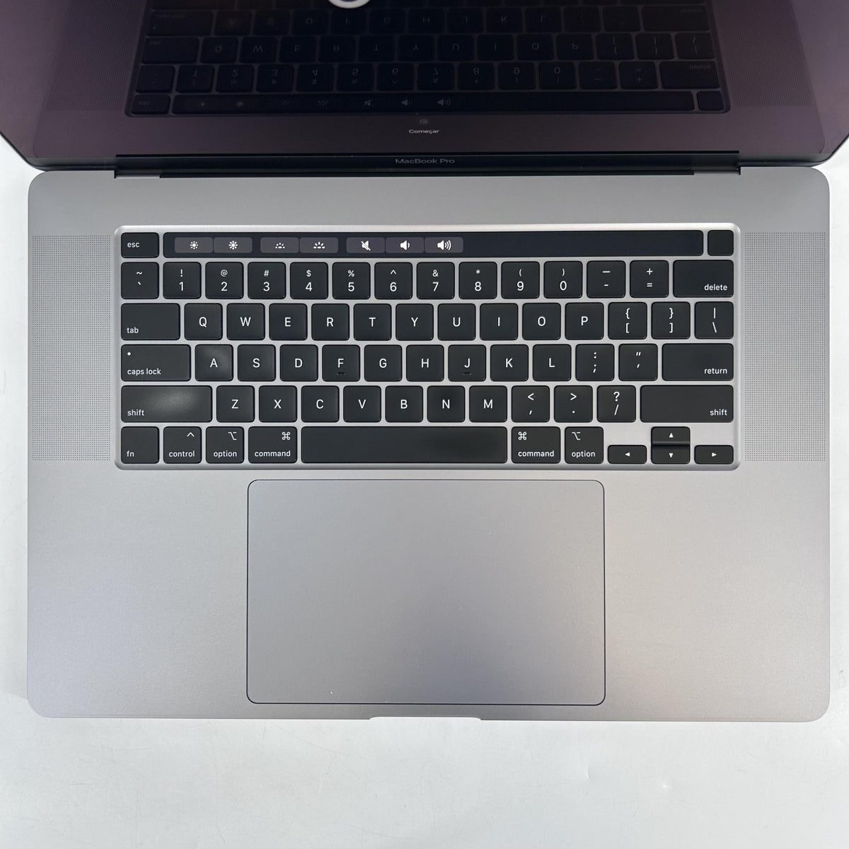 MacBook Pro 16 Touch Bar 2019 Space Gray 2.4 GHz Intel Core i9 9th Gen. 32GB RAM 512GB Solid State Drive AMD Radeon Pro 5500M 4 GB