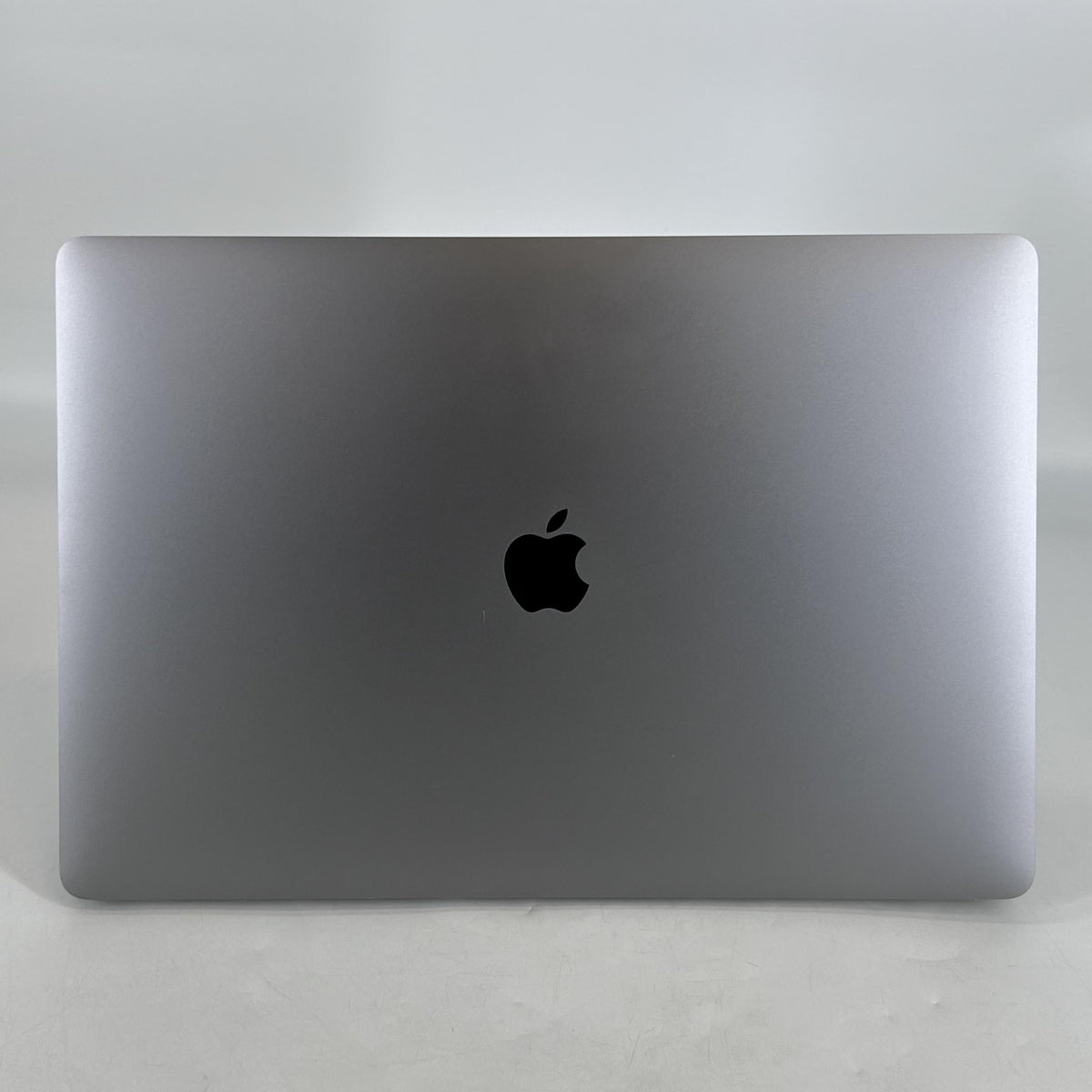 MacBook Pro 16 Touch Bar 2019 Space Gray 2.4 GHz Intel Core i9 9th Gen. 32GB RAM 512GB Solid State Drive AMD Radeon Pro 5500M 4 GB