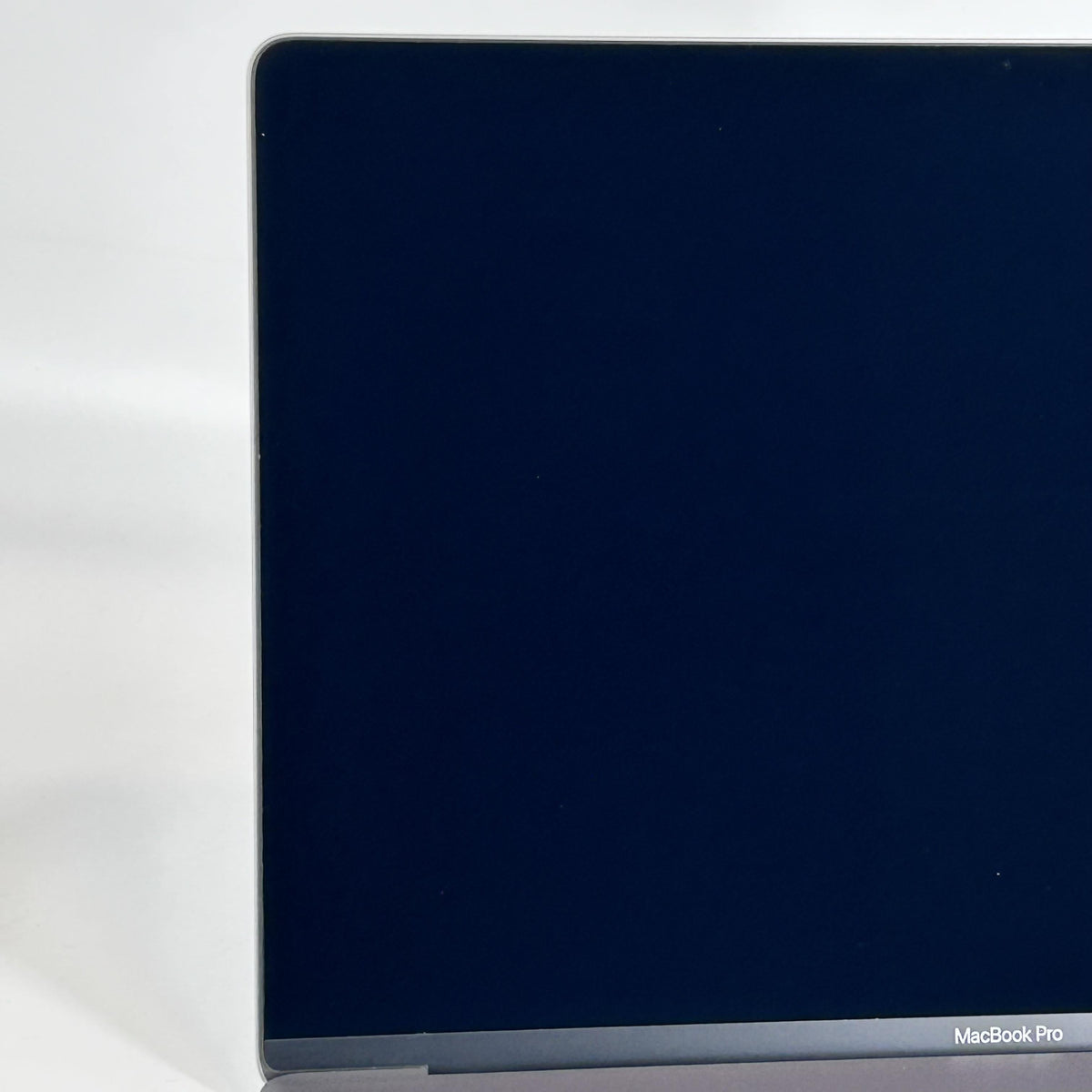 MacBook Pro 16 Touch Bar 2019 Space Gray 2.4 GHz Intel Core i9 9th Gen. 32GB RAM 512GB Solid State Drive AMD Radeon Pro 5500M 4 GB