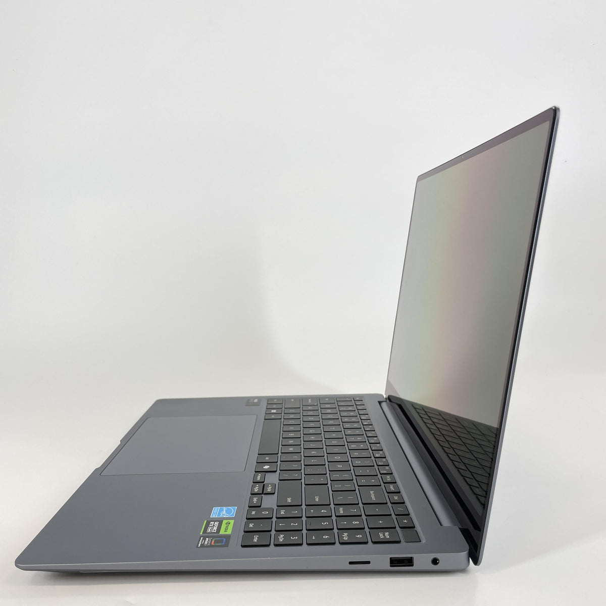 Samsung Galaxy Book4 Ultra 16 Gray 3.8 GHz Intel Core Ultra 7 16GB RAM 1TB Solid State Drive NVIDIA GeForce RTX 4050 6 GB