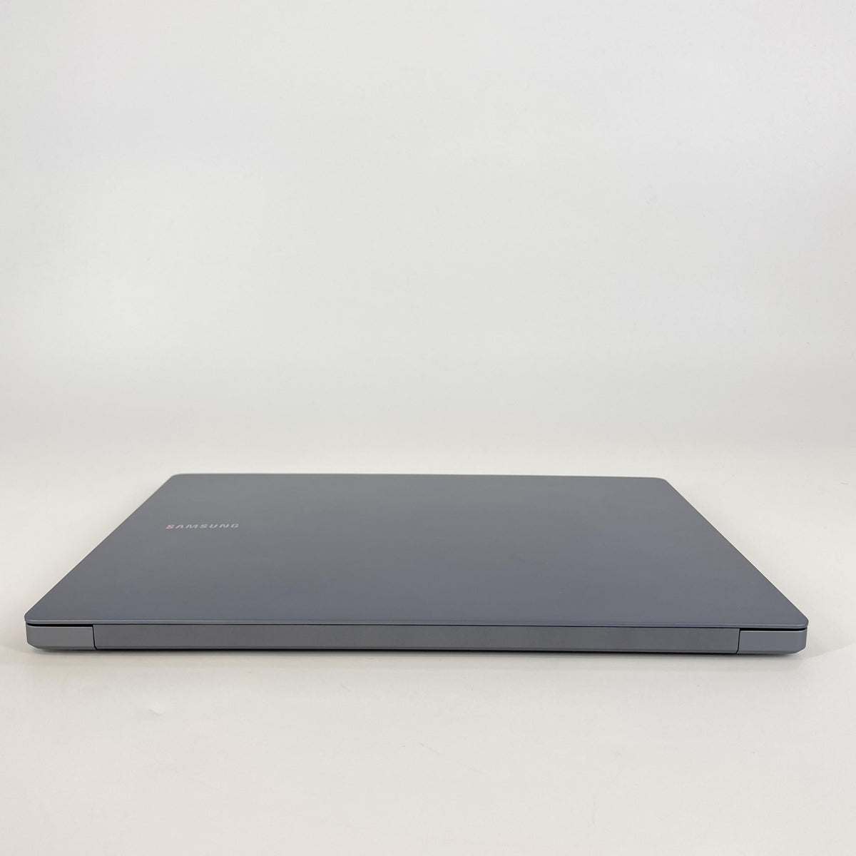 Samsung Galaxy Book4 Ultra 16 Gray 3.8 GHz Intel Core Ultra 7 16GB RAM 1TB Solid State Drive NVIDIA GeForce RTX 4050 6 GB