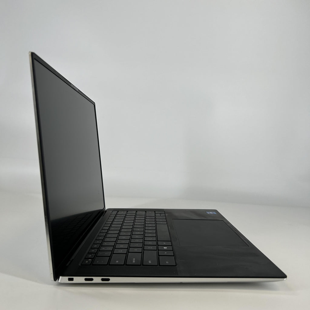 Dell XPS 15 9510 Silver 2.3 GHz Intel Core i7 11th Gen. 16GB RAM 512GB Solid State Drive NVIDIA GeForce RTX 3050 Ti 4 GB