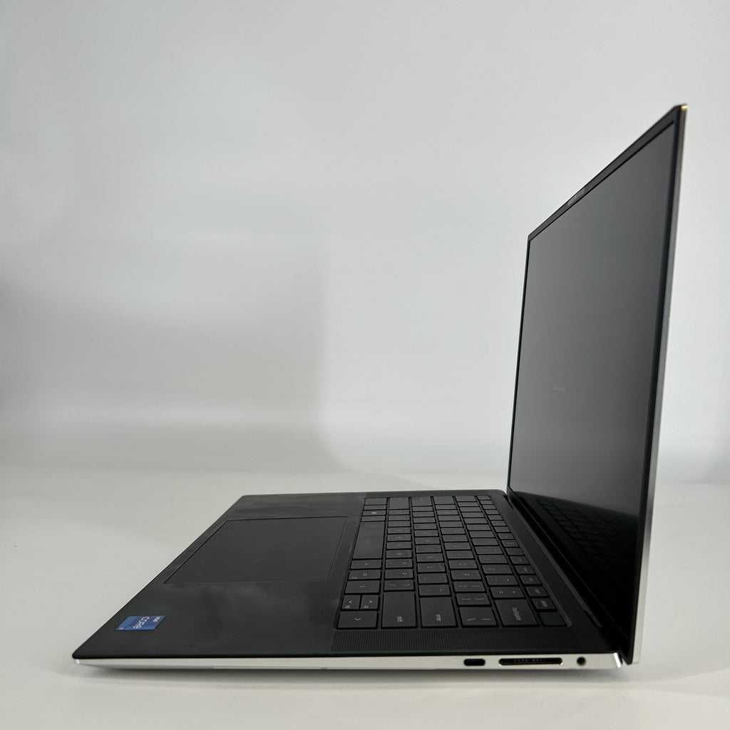 Dell XPS 15 9510 Silver 2.3 GHz Intel Core i7 11th Gen. 16GB RAM 512GB Solid State Drive NVIDIA GeForce RTX 3050 Ti 4 GB