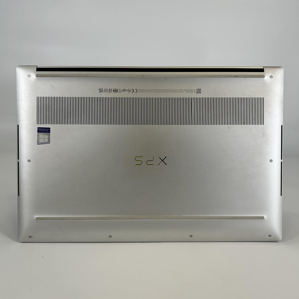 Dell XPS 15 9510 Silver 2.3 GHz Intel Core i7 11th Gen. 16GB RAM 512GB Solid State Drive NVIDIA GeForce RTX 3050 Ti 4 GB