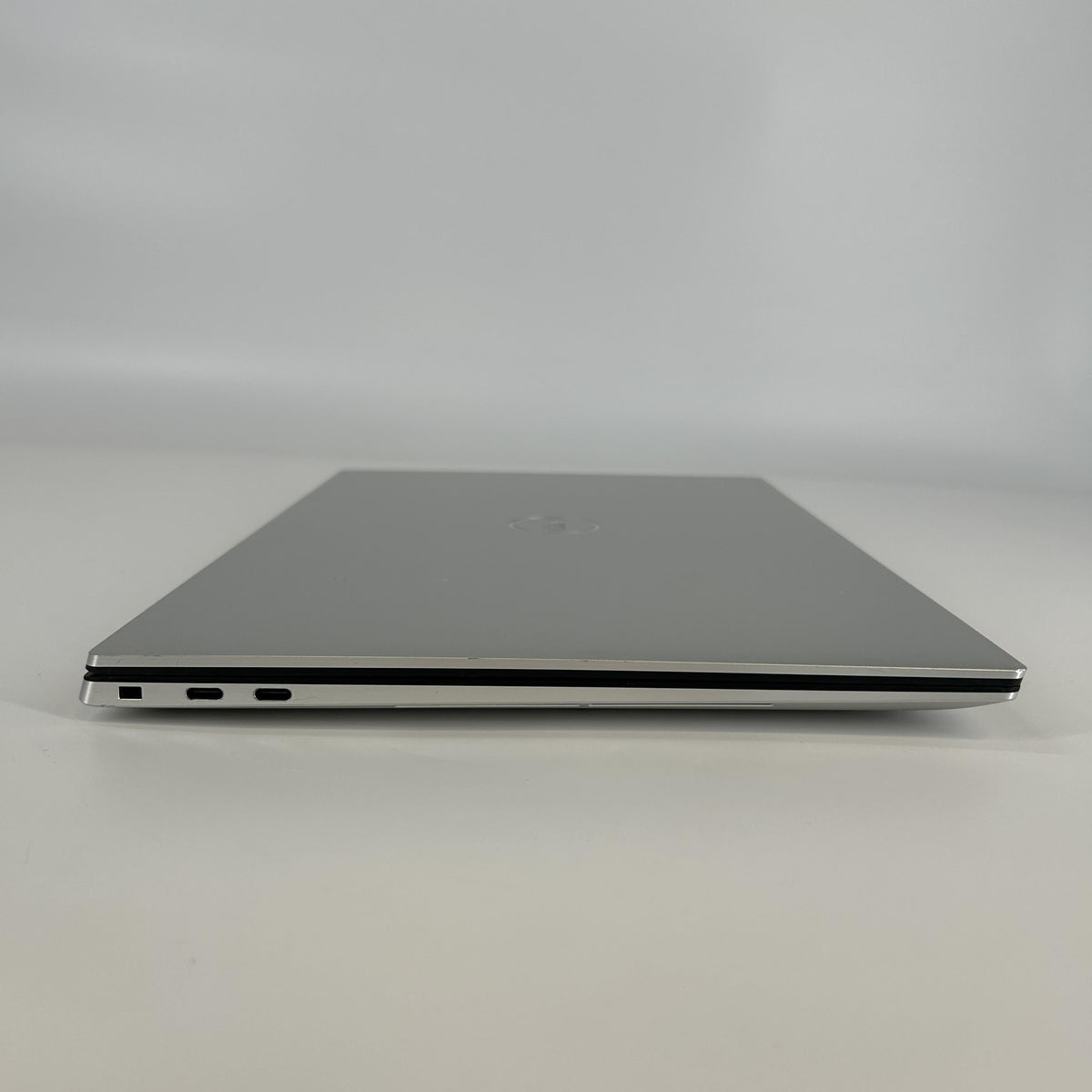 Dell XPS 15 9510 Silver 2.3 GHz Intel Core i7 11th Gen. 16GB RAM 512GB Solid State Drive NVIDIA GeForce RTX 3050 Ti 4 GB