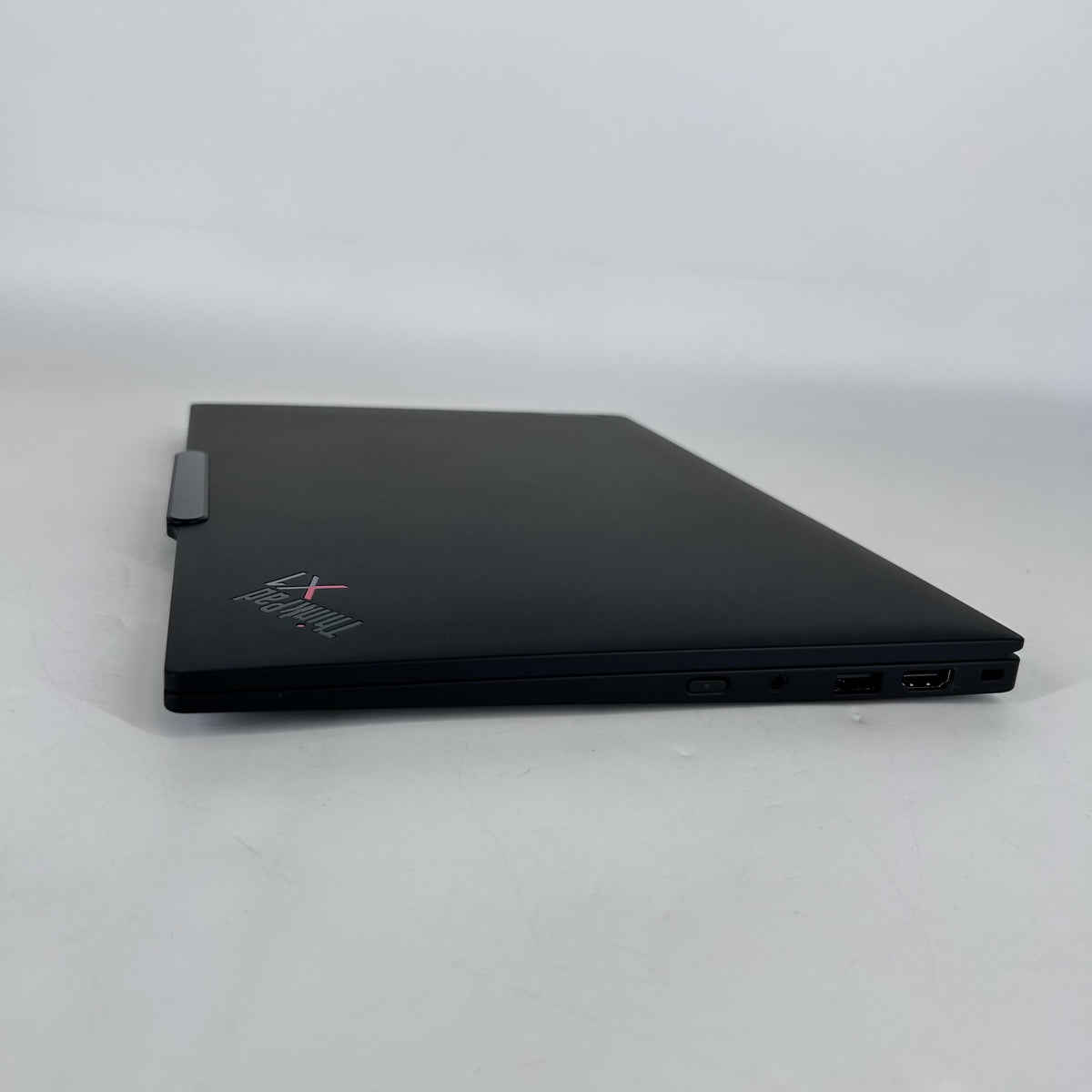 Lenovo ThinkPad X1 Carbon Gen 12 14 Black 1.7 GHz Intel Core Ultra 7 16GB RAM 512GB Solid State Drive
