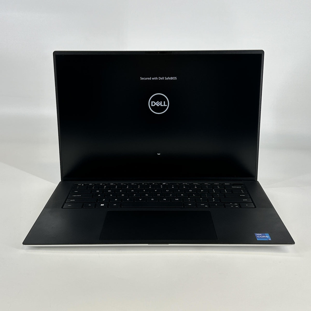 Dell XPS 15 9520 Silver 2.3 GHz Intel Core i7 12th Gen. 16GB RAM 512GB Solid State Drive NVIDIA GeForce RTX 3050 4 GB