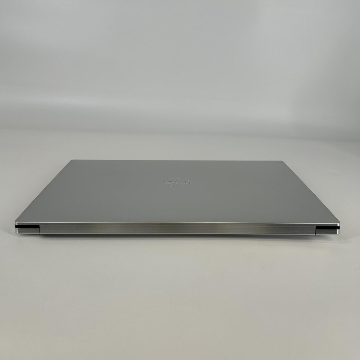 Dell XPS 15 9520 Silver 2.3 GHz Intel Core i7 12th Gen. 16GB RAM 512GB Solid State Drive NVIDIA GeForce RTX 3050 4 GB