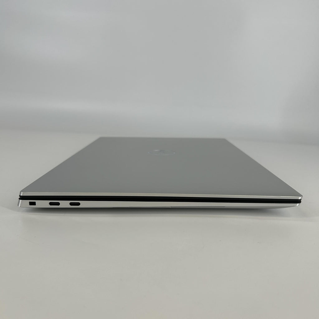 Dell XPS 15 9520 Silver 2.3 GHz Intel Core i7 12th Gen. 16GB RAM 512GB Solid State Drive NVIDIA GeForce RTX 3050 4 GB