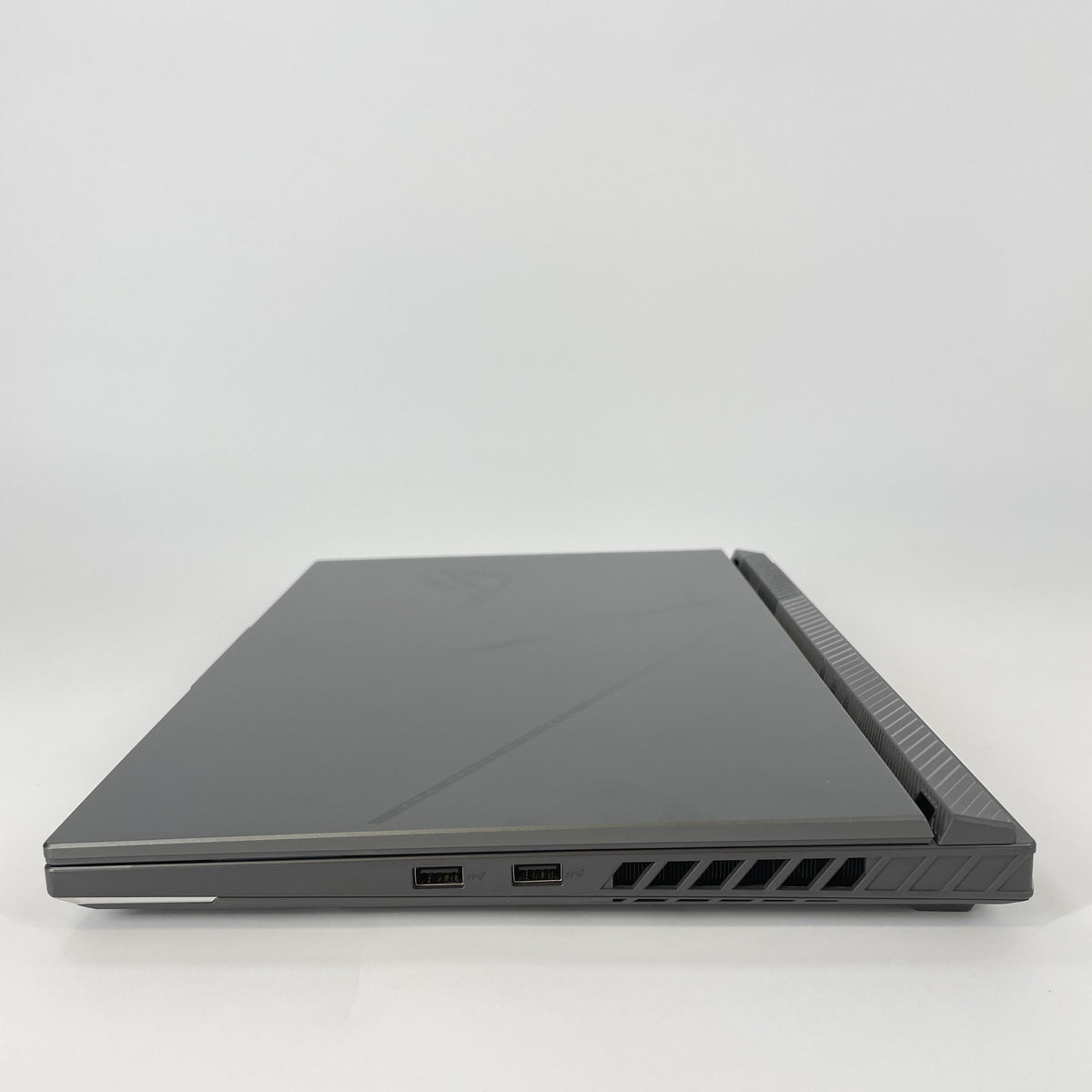 Asus ROG Strix G16 G614 16 Black 2.5 GHz AMD Ryzen 9 9955HX 16GB RAM 1TB Solid State Drive NVIDIA GeForce RTX 5060 8 GB