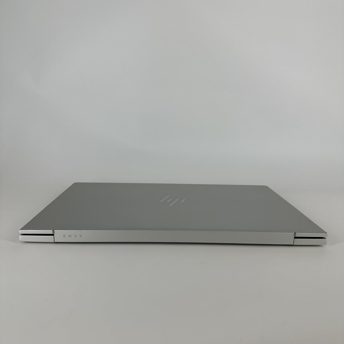 HP Envy 17 Silver 2.1 GHz Intel Core i7 12th Gen. 32GB RAM 1TB Solid State Drive