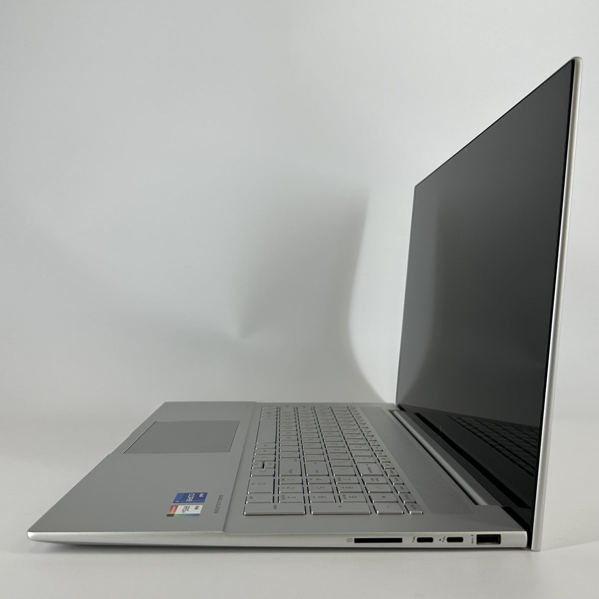 HP Envy 17 Silver 2.1 GHz Intel Core i7 12th Gen. 32GB RAM 1TB Solid State Drive