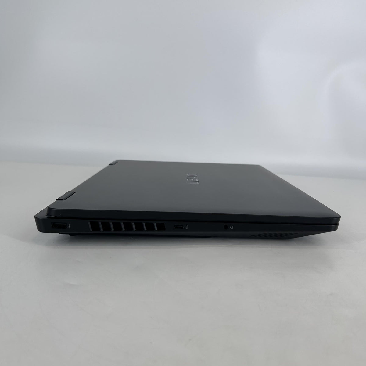 HP Omen 16 Black 2.4 GHz AMD Ryzen 9 8940HX 32GB RAM 1TB Solid State Drive NVIDIA GeForce RTX 5060 8 GB